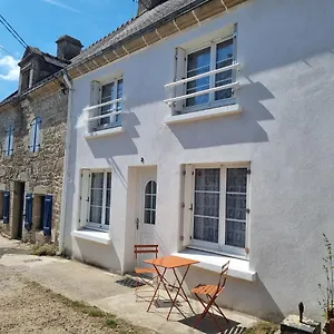  Hébergement de vacances Maison De Ty Richarzh, 2 Chambres, 4 Personnes
